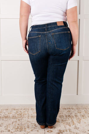 ONLINE EXCLUSIVE: Alaina High Rise Classic Straight Jeans