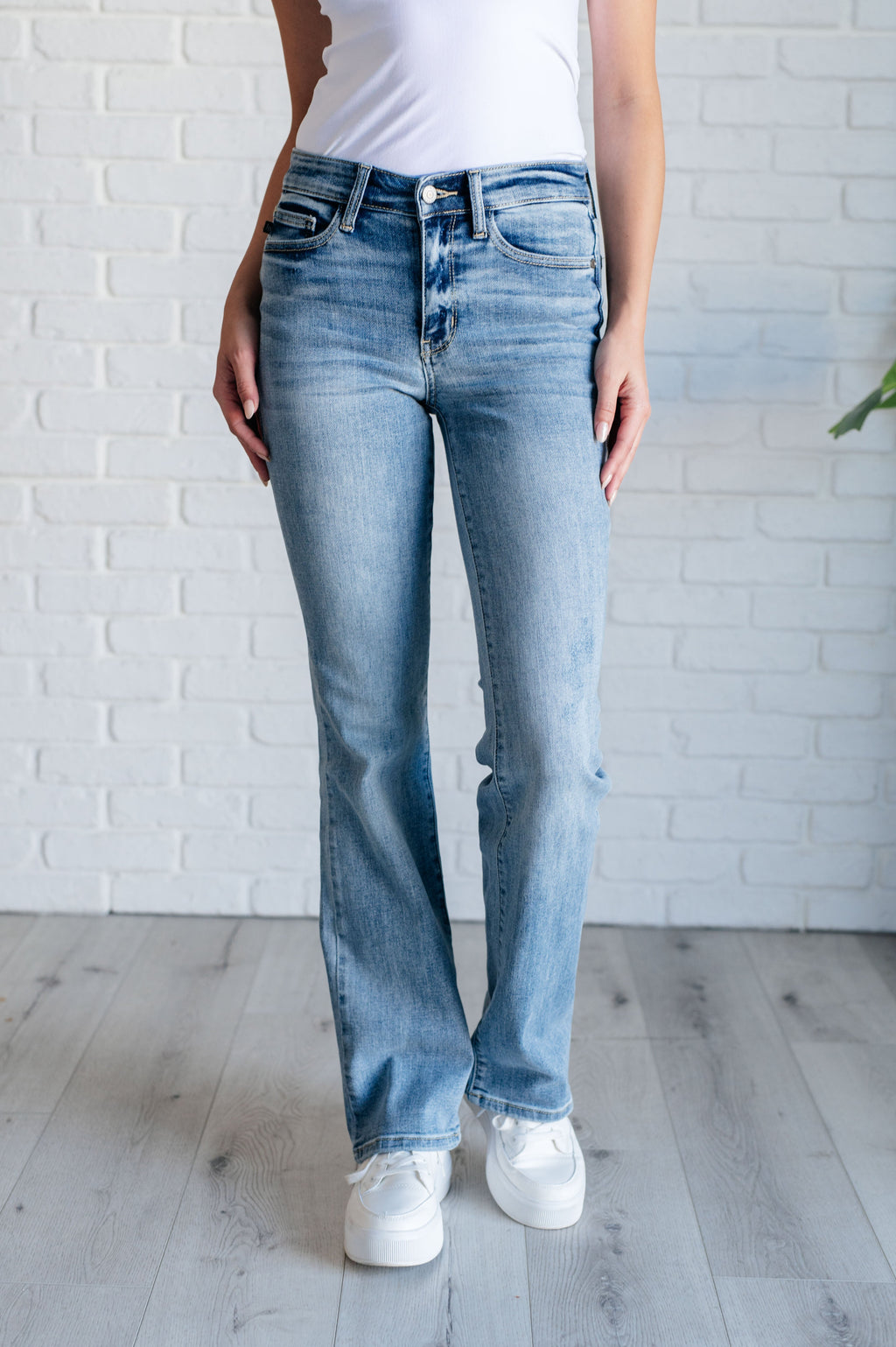 ONLINE EXCLUSIVE: Alana Mid Rise Clean Bootcut Jeans