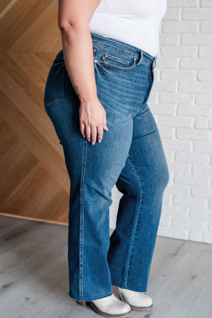 ONLINE EXCLUSIVE: Anita Mid Rise Control Top Vintage Straight Jeans