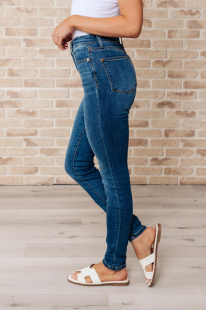 ONLINE EXCLUSIVE: Daphne High Rise Skinny Jeans