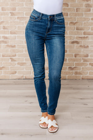 ONLINE EXCLUSIVE: Daphne High Rise Skinny Jeans