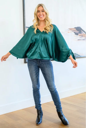 Jaz Dolman Sleeve Top in Green