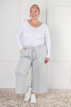 ONLINE EXCLUSIVE: In or Out Wide Leg Cropped Pants in Light Grey