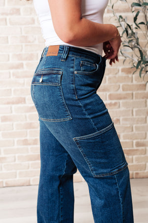 ONLINE EXCLUSIVE: Leila High Rise Cargo Straight Jeans