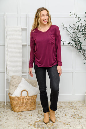 ONLINE EXCLUSIVE: Long Sleeve Knit Top With Pocket In Burgundy