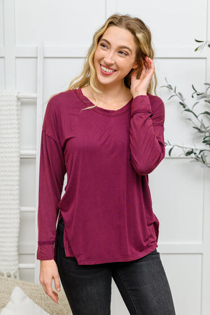 ONLINE EXCLUSIVE: Long Sleeve Knit Top With Pocket In Burgundy