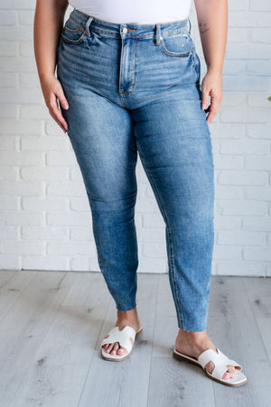 ONLINE EXCLUSIVE: Nicole Tummy Control Skinny Jeans in Vintage Wash