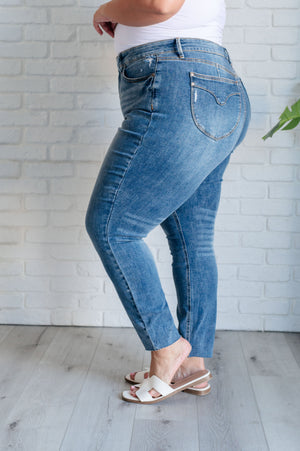 ONLINE EXCLUSIVE: Nicole Tummy Control Skinny Jeans in Vintage Wash