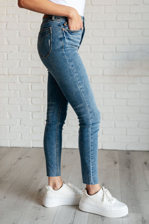 ONLINE EXCLUSIVE: Nicole Tummy Control Skinny Jeans in Vintage Wash