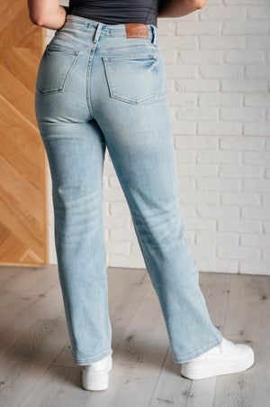 ONLINE EXCLUSIVE: Patricia High Rise Rigid Magic 90's Straight Jeans