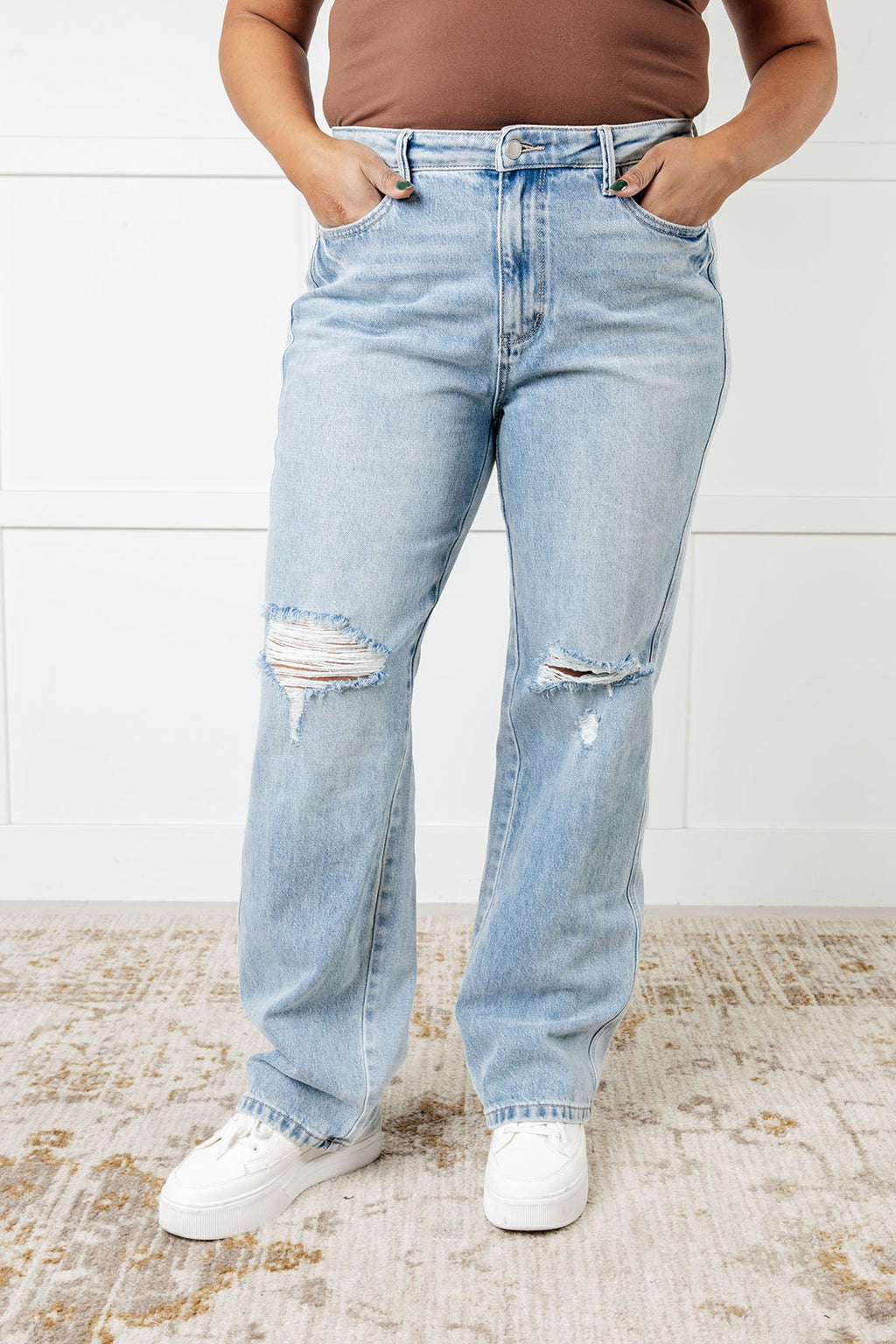 ONLINE EXCLUSIVE: Patricia High Rise Rigid Magic 90's Straight Jeans