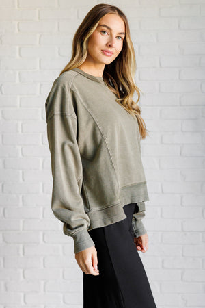 ONLINE EXCLUSIVE: Quick Fix Mineral Wash Crew Neck Pullover in Army Green