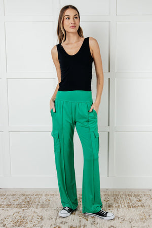 ONLINE EXCLUSIVE: Race to Relax Cargo Pants in Emerald Green