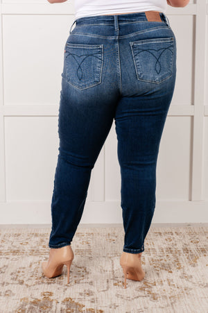 ONLINE EXCLUSIVE: Skylar Mid Rise Thermal Vintage Skinny Jean