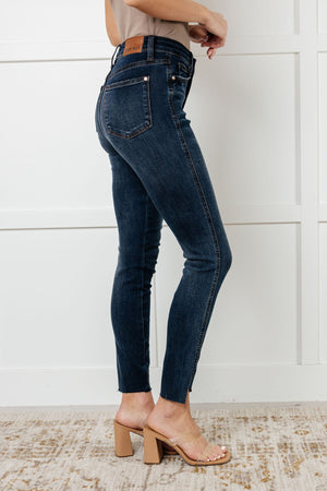 ONLINE EXCLUSIVE: Tessa High Rise Control Top Step Hem Skinny Jeans