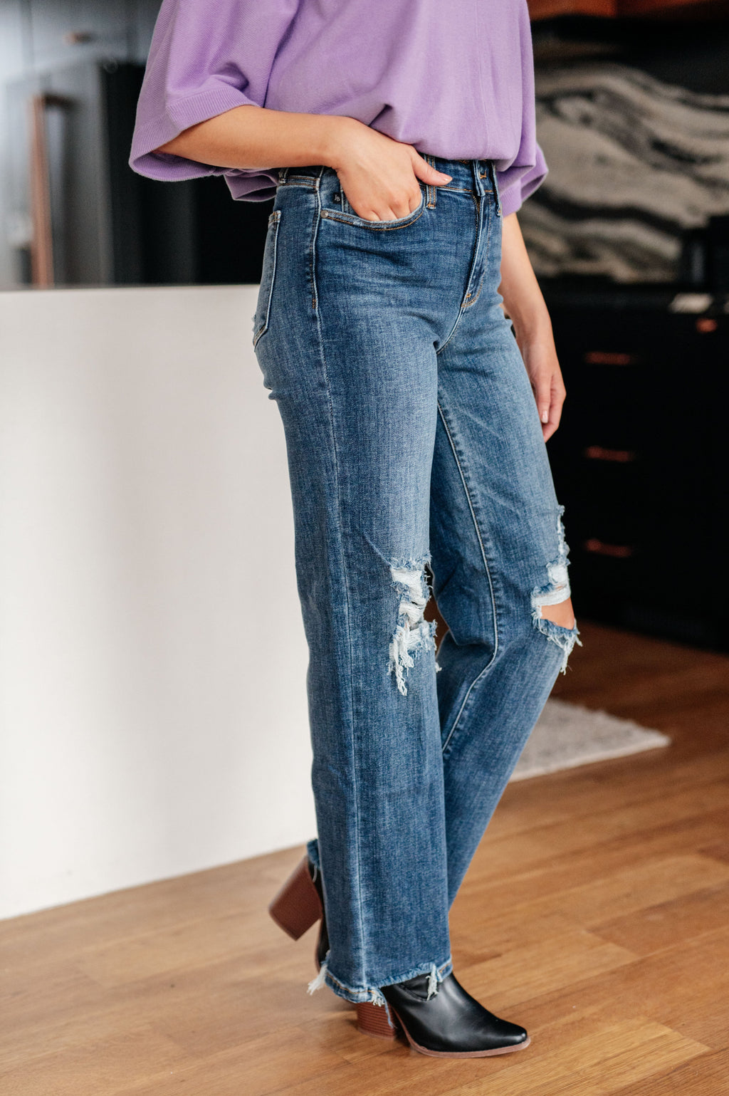 ONLINE EXCLUSIVE: Rose High Rise 90's Straight Jeans in Dark Wash